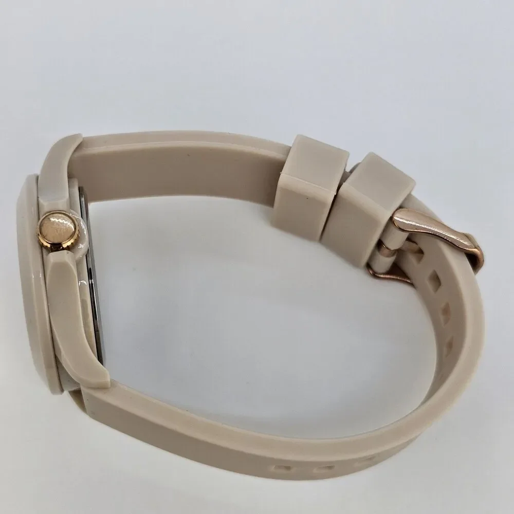 Sketchers Women's‎ Watch 40MM Beige Dial Beige Plastic Bands New Battery
